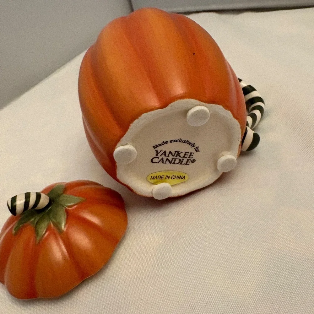 Retired‎ Yankee Candle Pumpkin Pie Ceramic Candle Holder Jar Striped Halloween